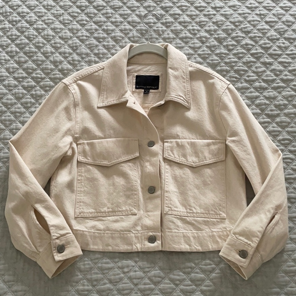 Banana Republic cream denim crop jacket